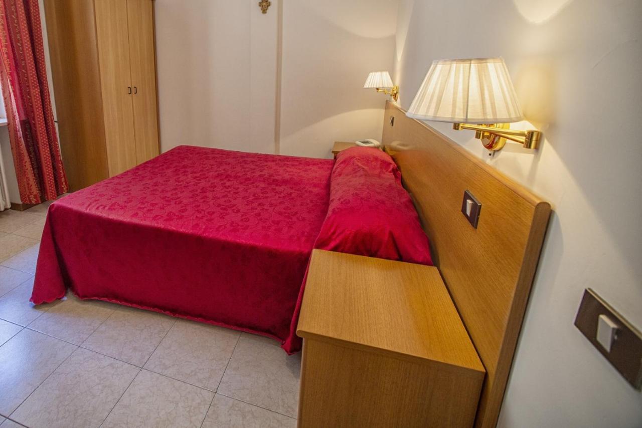 Hotel Roccaporena & La Margherita Cascia Eksteriør bilde